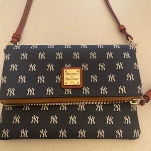 Authentic dooney & bourke Yankees LIKE NEW
